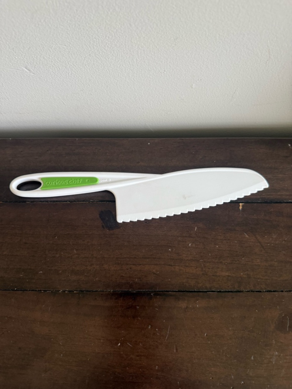 Curious Chef White Serrated Kitchen Knife with Green Accent